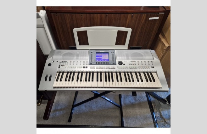 Yamaha PSR-S700 Keyboard, Used (SN:GBRCNN01047) - Image 1